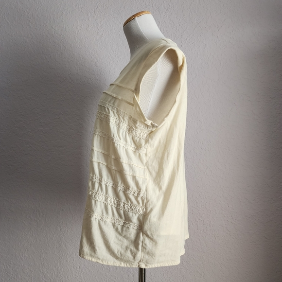 Levi's top - Picture 7 of 8